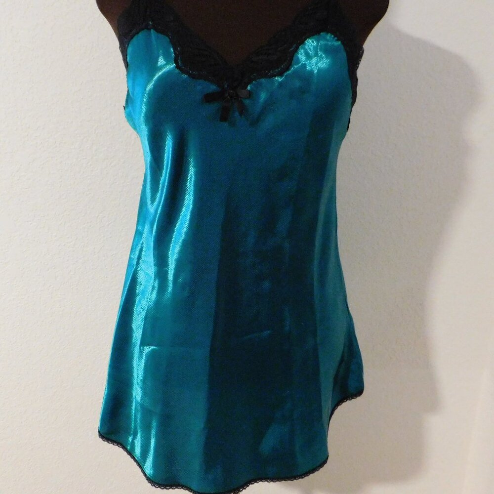 Lady Cameo Emerald Green Satin Nightgown w/ Lace Trim Women's Size M Vintage